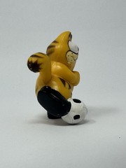 Garfield Vintage Soccer Ball Figure F2