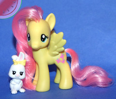 My Little Pony G4 FLUTTERSHY with Angel Bunny Pet Brushable Shy Eyes Original
