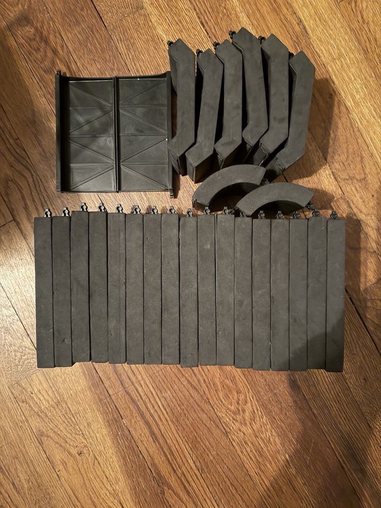 WWE Barricade Ringside Collectibles Exclusive Playset 27 Pieces