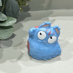 Hasbro Lost Kitties Series 2 Chippy Figure Blue Big Eyes Collectible Toy