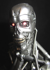 TERMINATOR 2 Indestructible T-800 Endoskeleton HOT TOYS MMS33 1/6 Scale