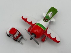 Disney Pixar Cars Planes Diecast El Chupacabra and Pitty Forklift Pit Row Set