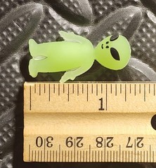 Miniature Glow in the Dark Alien Figure – Set of 3 – Extraterrestrial Beings UFO