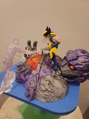 Marvel Legends Sentinel Scale Damage Dispaly