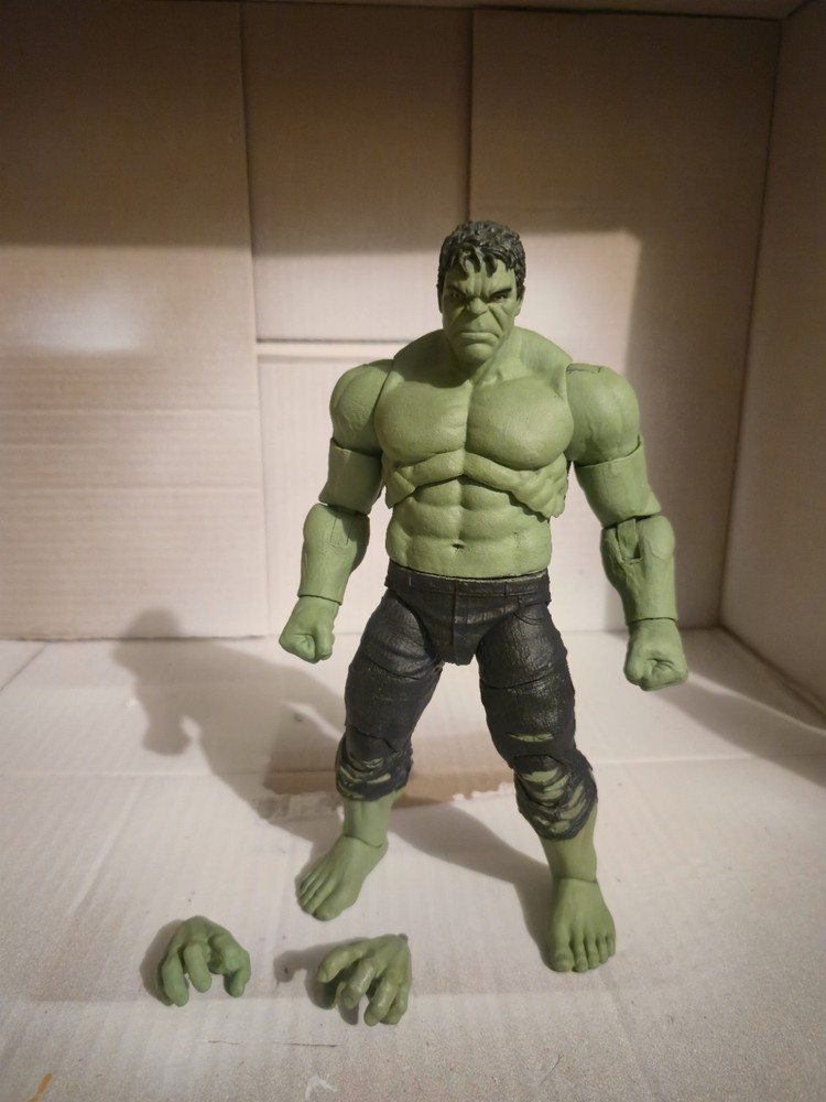 CUSTOM PAINTED Marvel Legends THE INCREDIBLE HULK 7″ Figure