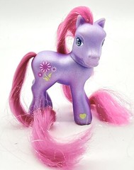 2002 Hasbro G3 My Little Pony – Petal Blossom – Super Long Hair Pony **Read