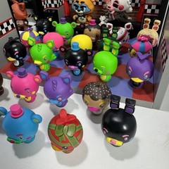 Five Nights at Freddy’s FNAF Figure Lot Diorama & Mini Figures Bundle Toy Set
