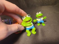 VINTAGE LOT OF 6 – Muppets Toys – Kermit Figures / Watch / Water Toy / Count Car