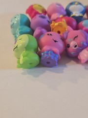 Cepia BANANAS BUNCH Peel to Reveal Animal Figures Toy Lot Of 16 Characters