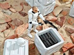Star wars the clone wars cargo Crate with removable lid & blaster storage insert