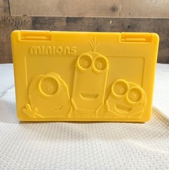 Thinkway Toys Universal Studios 3 Micro NYC Minions In 4″ Yellow Container