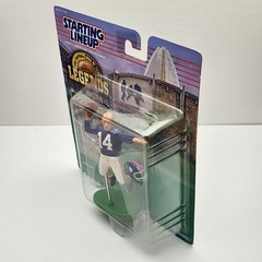Starting Lineup 1998 Pro Football Hall of Fame Legends Y.A. Tittle #14 1:18 Fig.