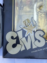 Elvis Presley Graceland 12 in Action Figure w/ Guitar Mic 1984 with souvenir cup