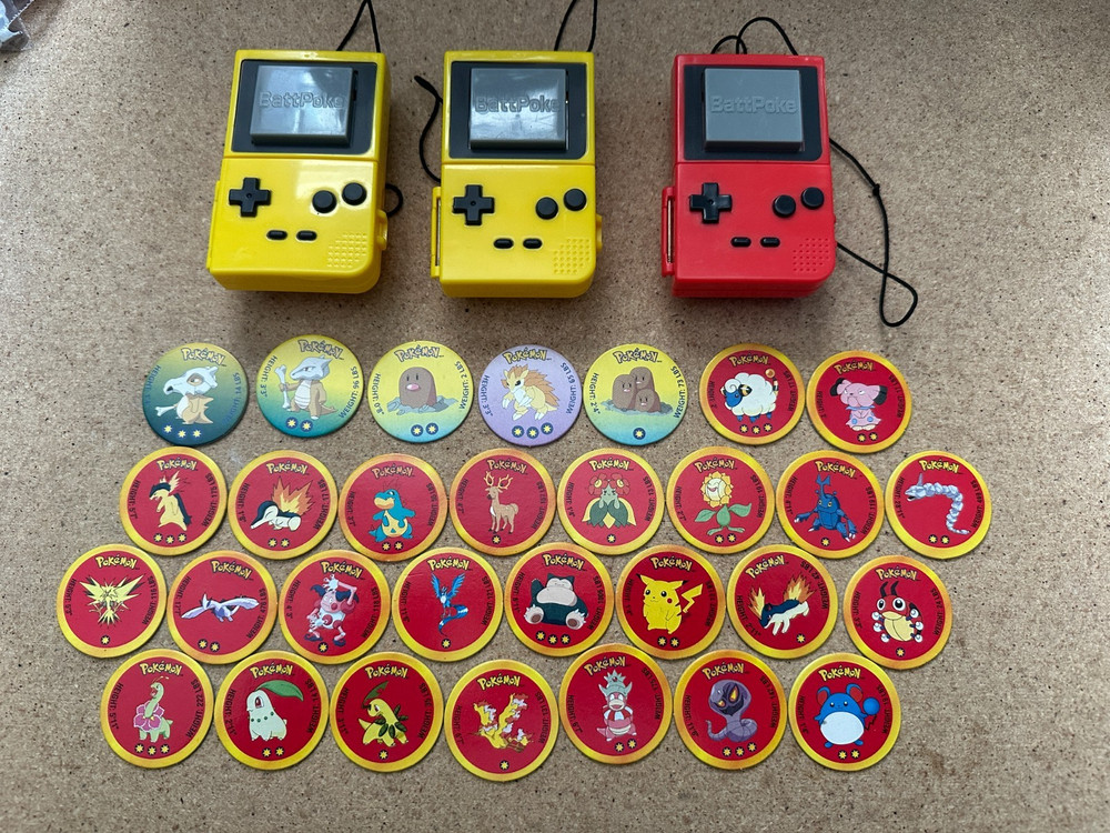 Vintage Pokemon BattPoke Ball Blaster Toys 1 Red 2 Yellow – 30 Discs – Pikachu