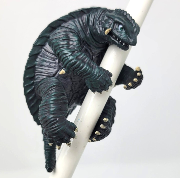 Hugging Gamera 1996 Green Version – 2″ Mini Gashapon Figure Gacha Genco