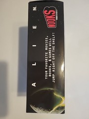 CULTUREFLY CULTURE FLY BOOKS ALIEN ALIENS VINYL BOOK NOOK XENOMORPH FIGURE NEW