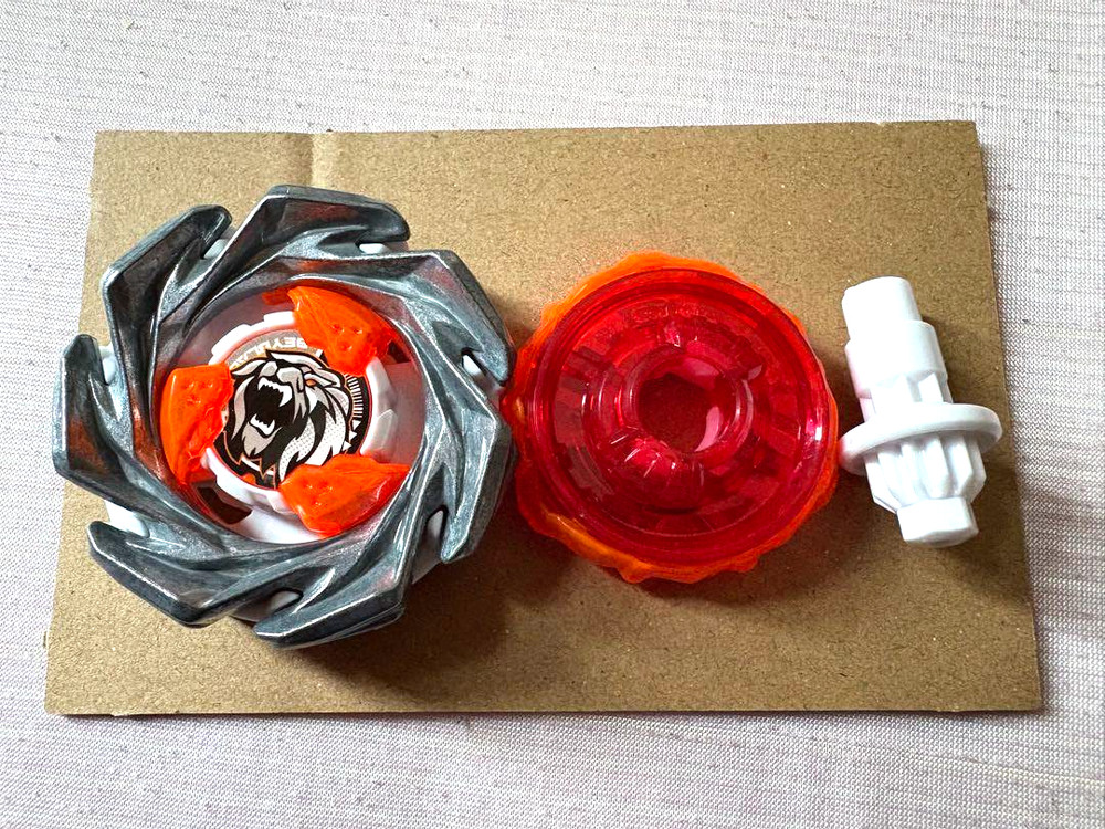 Leon Crest 9-80K CX-05 04 Beyblade X No box No beycode Random Booster New