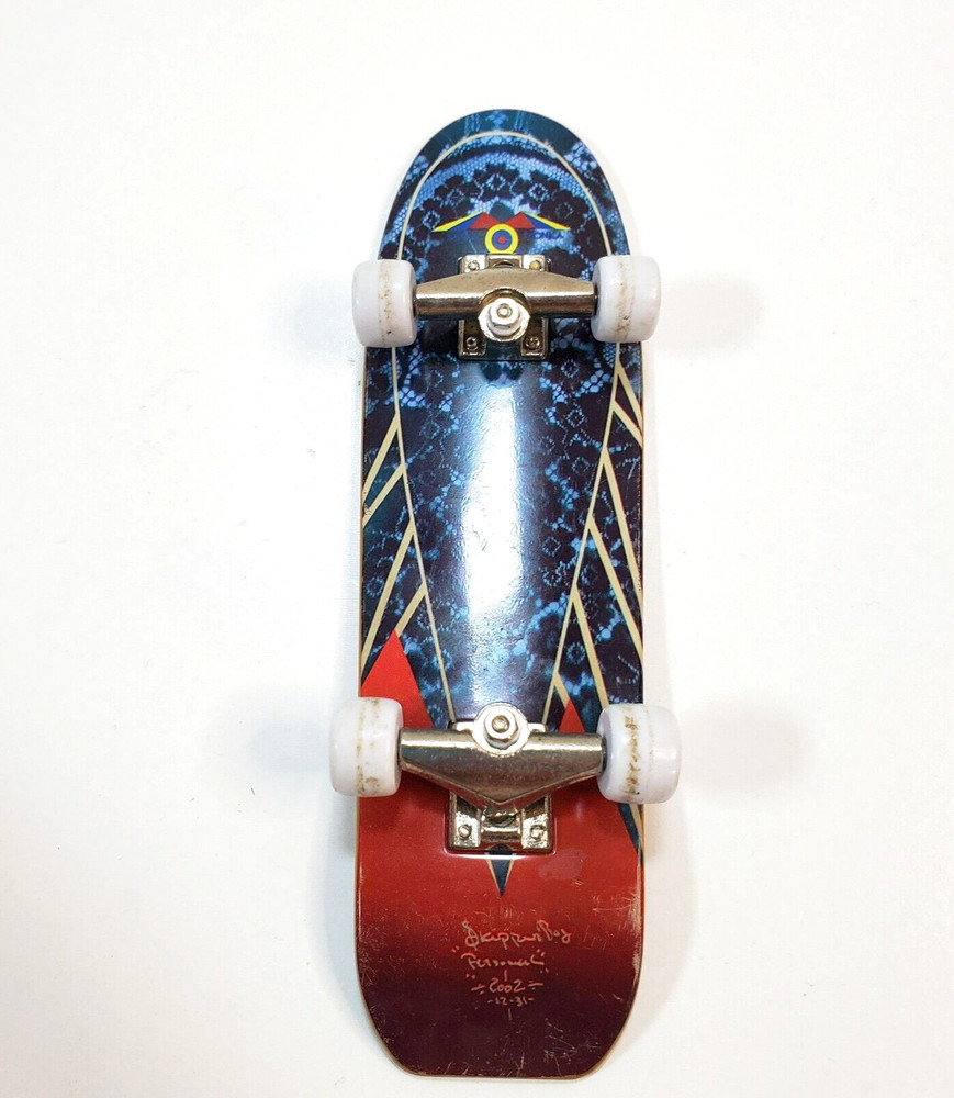 Vintage Fingerboard Signed Skipper Bay 12-31-2002 Blue Red 5.25 in. Deck
