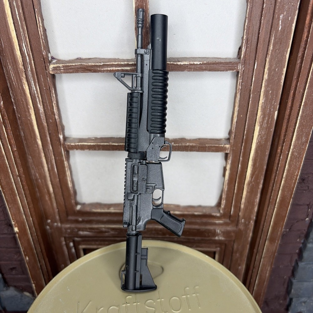 1/6 SCALE M4 W/ 40 MM LAUNCHER