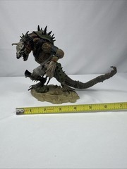 McFarlane Dragons Series 3 Komodo Dragon Clan Quest Lost King 2006 w Base