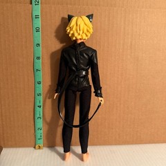 Original 2016 Bandai Miraculous Tales of Ladybug & Cat Noir Fashion Doll – 11″