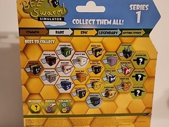 Roblox Bee Swarm Simulator Panda Bear 5″ Figure Pk w/ Mystery Bee & Honeycomb