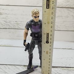 Diamond Select Marvel Select Avenging Hawkeye 2015 7″ Adjustable Figure Read