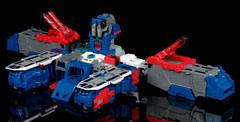Fortress Maximus Titan Class SDCC Exclusive | Transformers Generations Titans R