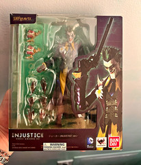 S.H.Figuarts The Joker Injustice: Gods Among Us w/ Gun Knife Cane 2014