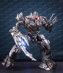 US SHIP_LS06 Transformers Figure/Black Mamba Transformation Tank Mega Commander