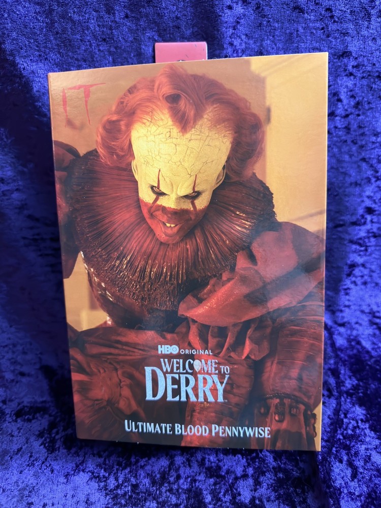 Neca WELCOME TO DERRY Ultimate Blood Pennywise 🎈Walmart Exclusive – New