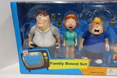 Family Guy Mezco Family Boxed Set 2006 – Sealed Figures, Clean Box, No Yellowing