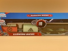 2018 Thomas and Friends Trackmaster Glowing Diesel Train Glow in the Dark New