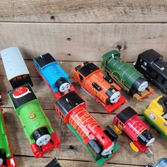 Huge Thomas & Friends Trains Lot Die Cast & Plastic Engines Cars Coaches