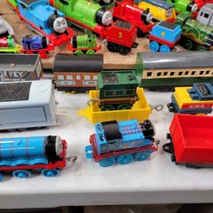 Huge Thomas & Friends Trains Lot Die Cast & Plastic Engines Cars Coaches