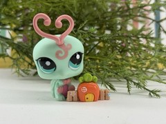 Littlest Pet Shop 1727 Lps Authentic Love Bug Aqua Blue Pink Blue Eyes