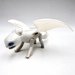 How to Train Your Dragon Spin Master Light Fury 2018 Dwall Dragon Figure