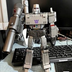 Takara Tomy Transformers Megatron MP36 10″ Robot Car Masterpiece Figure Japan