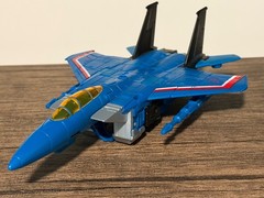 Transformers War for Cybertron: Earthrise Voyager Skywarp and…
