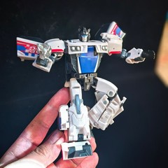 IDW Jazz Style Head Hands Weapon Upgrade Kit For Age of the Primes Smokescreen