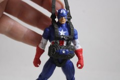 Hasbro 2011 Marvel Captain America Comic Series 02 Parachute Dive 3.75″ Figure