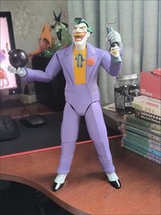 Batman Animated Series Joker 1/6 Scale Figure DC Comics Collectible Statue