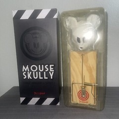 Dizzyland MOUSE SKULLY MOUSE TRAP/ DISNEYLAND Tragic Kingdom Series I White Ed.