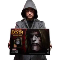 IN STOCK! Fantastic Four Marvel Legends Doctor Doom Premium Roleplay Helmet Prop