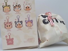 Pop Mart – Wild But Cutie Crybaby Camo Cutie-New With Box, Bag, Card