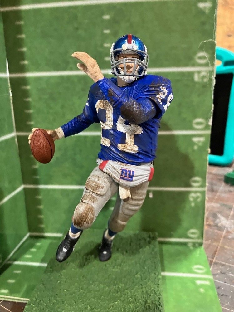 MCFARLANE CUSTOM FOOTBall 6″ NEW YORK GIANTS TUCKER FREDERICKSON