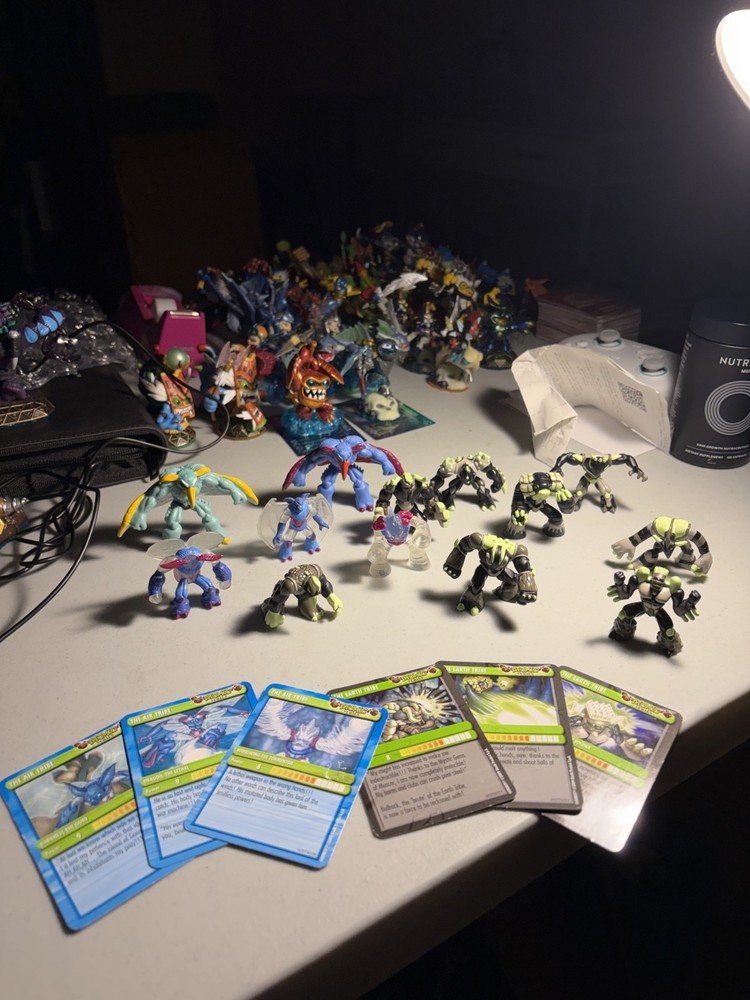 GORMITI Atomic Series Earth Tribe and Air Tribe W/ Rare & Regular Atomic Noctis