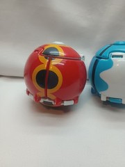 2017 TOMY Pokemon Throw N Pop Poke Ball 3” (No Figures) Lot of 2