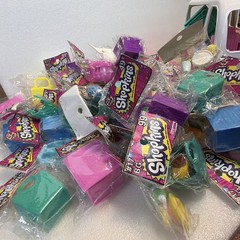 Shopkins Scoops Ice Cream Truck + Multiple Shopkin Figures And Accessories