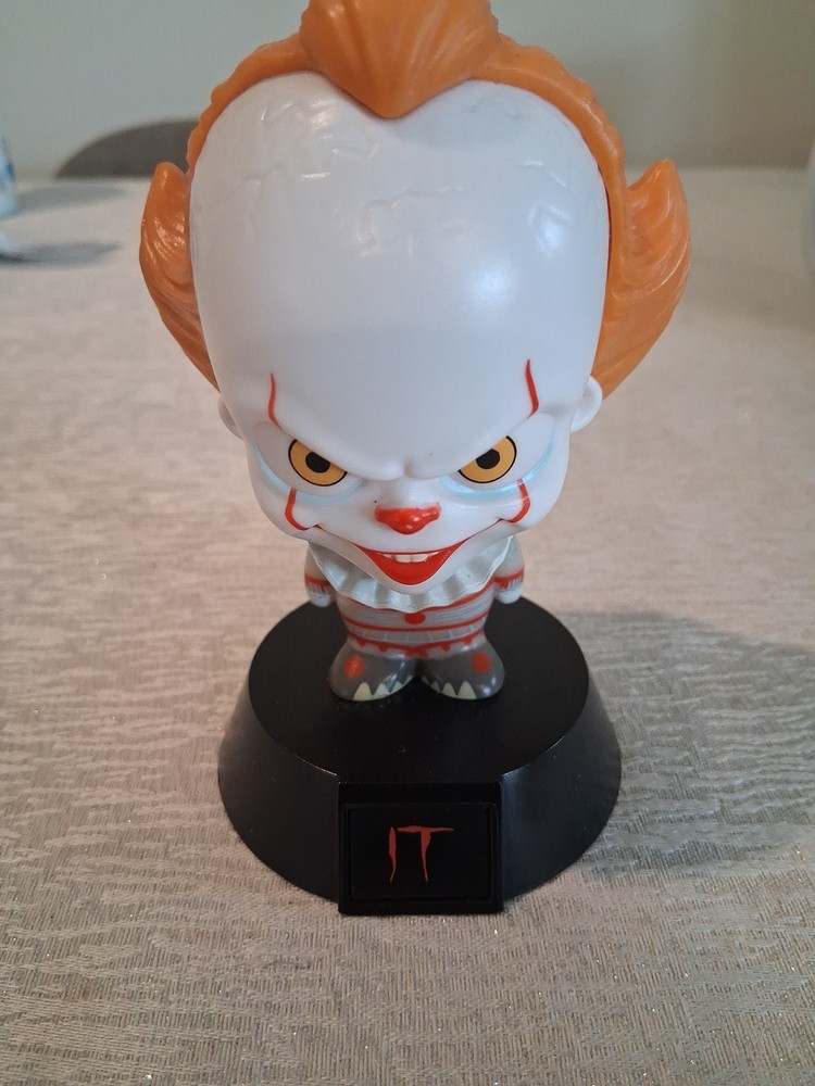 Paladone IT Pennywise Icon Light 001 Horror Series 1 Clown Figure Night Light